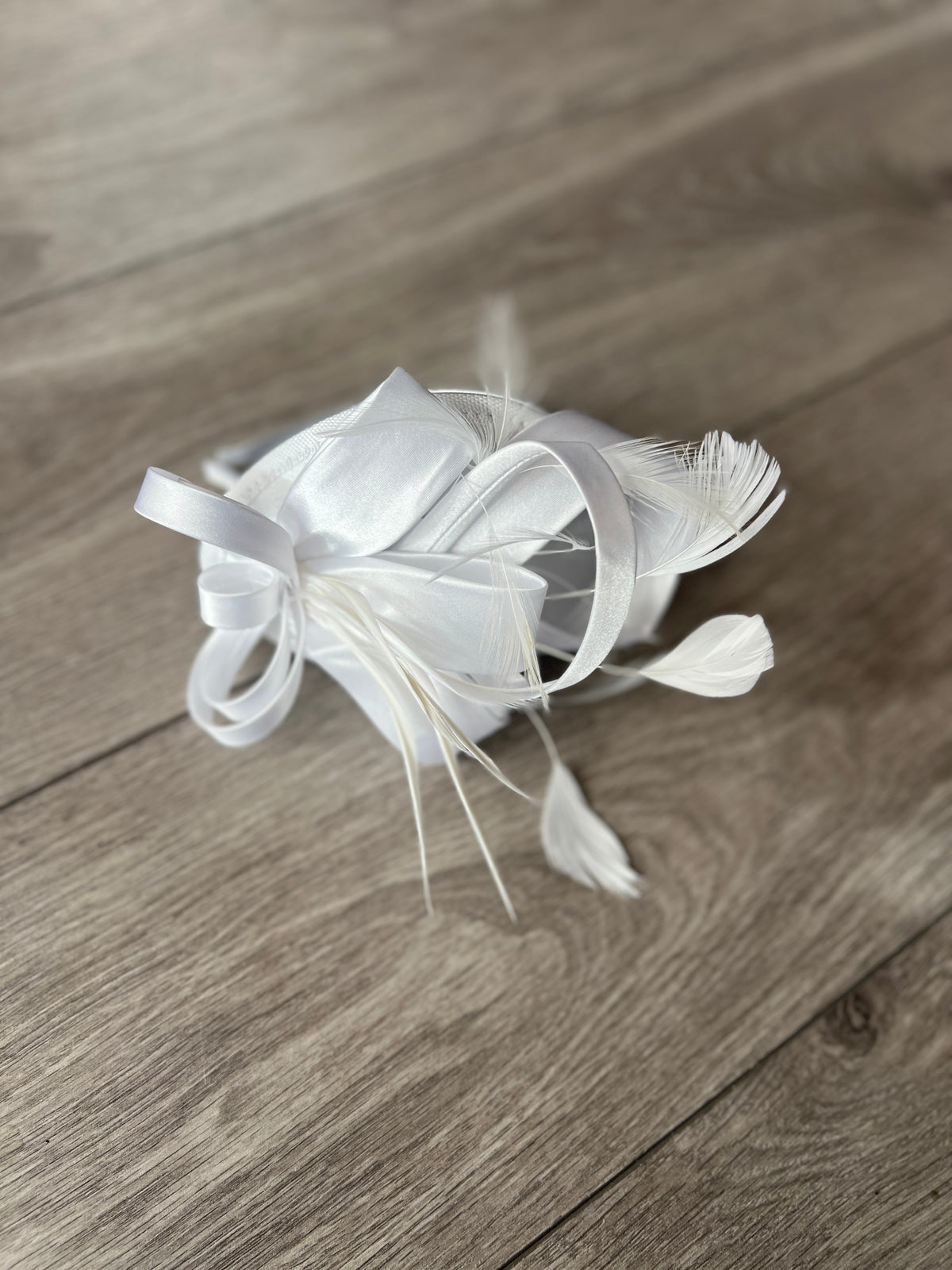 White Fascinator Headband With Looped Satin &amp; Feathers