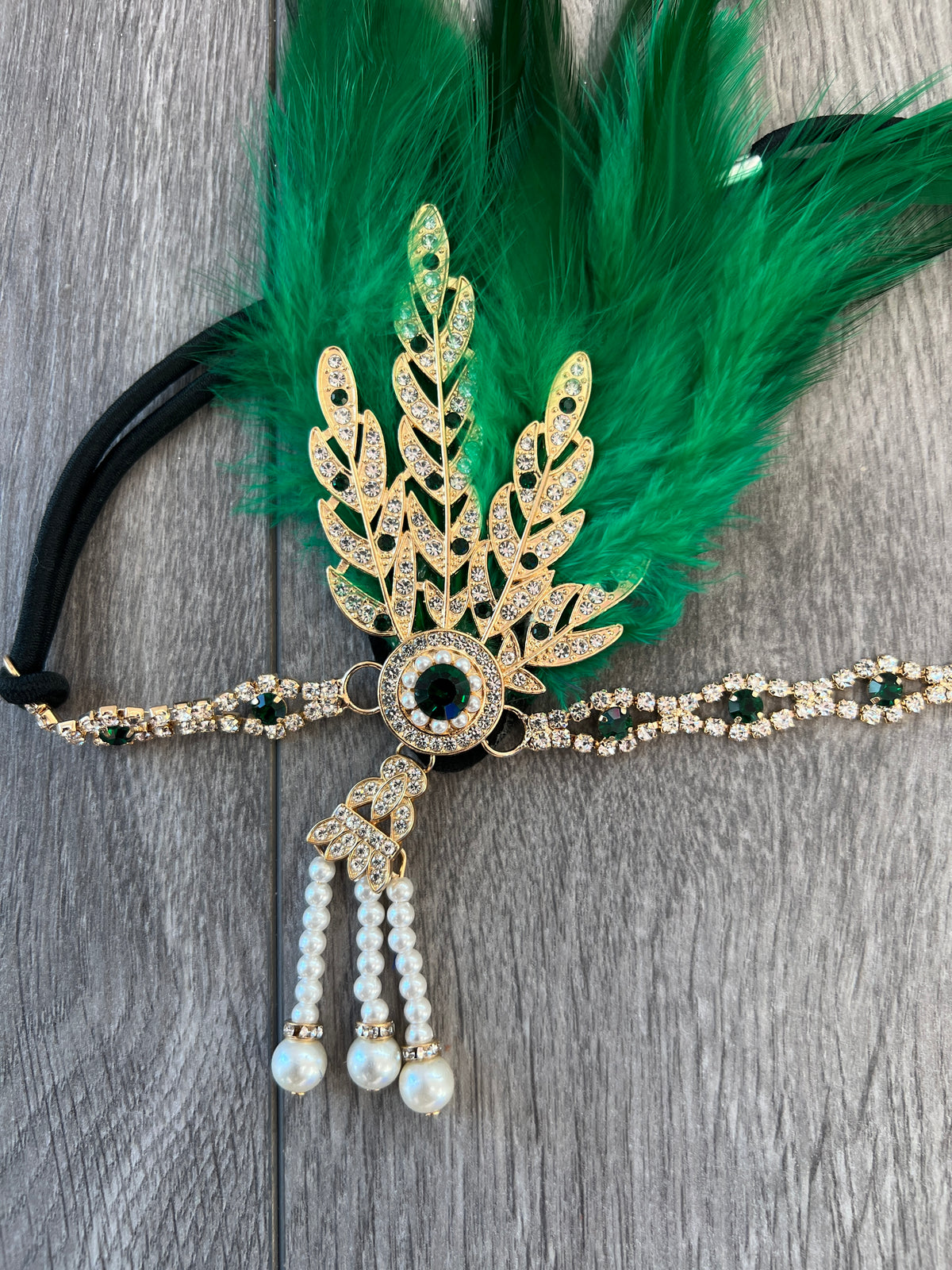 Emerald Green 1920&#39;s Style Feather Flapper Headpiece With Hanging Pearls