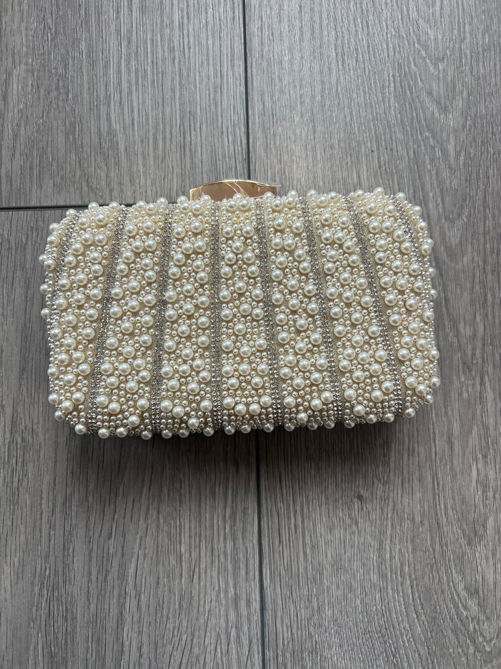 Elegance Pearl Vintage Box Clutch Bag - Ivory/Silver