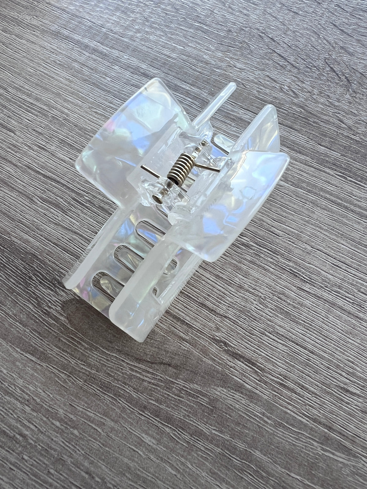 Pearlescent Hair Claw-White