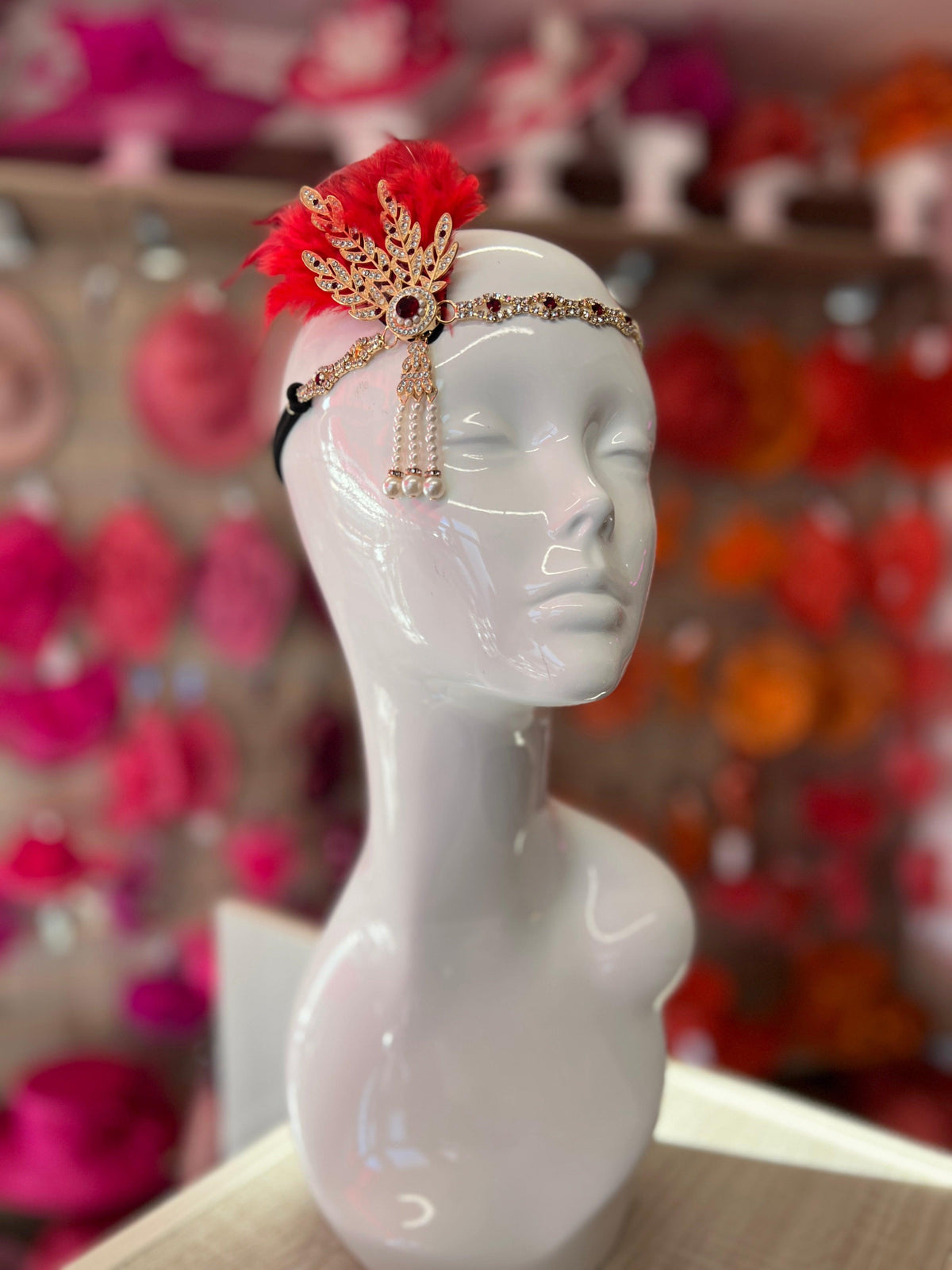 Red 1920&#39;s Style Feather Flapper Headpiece With Hanging Pearls