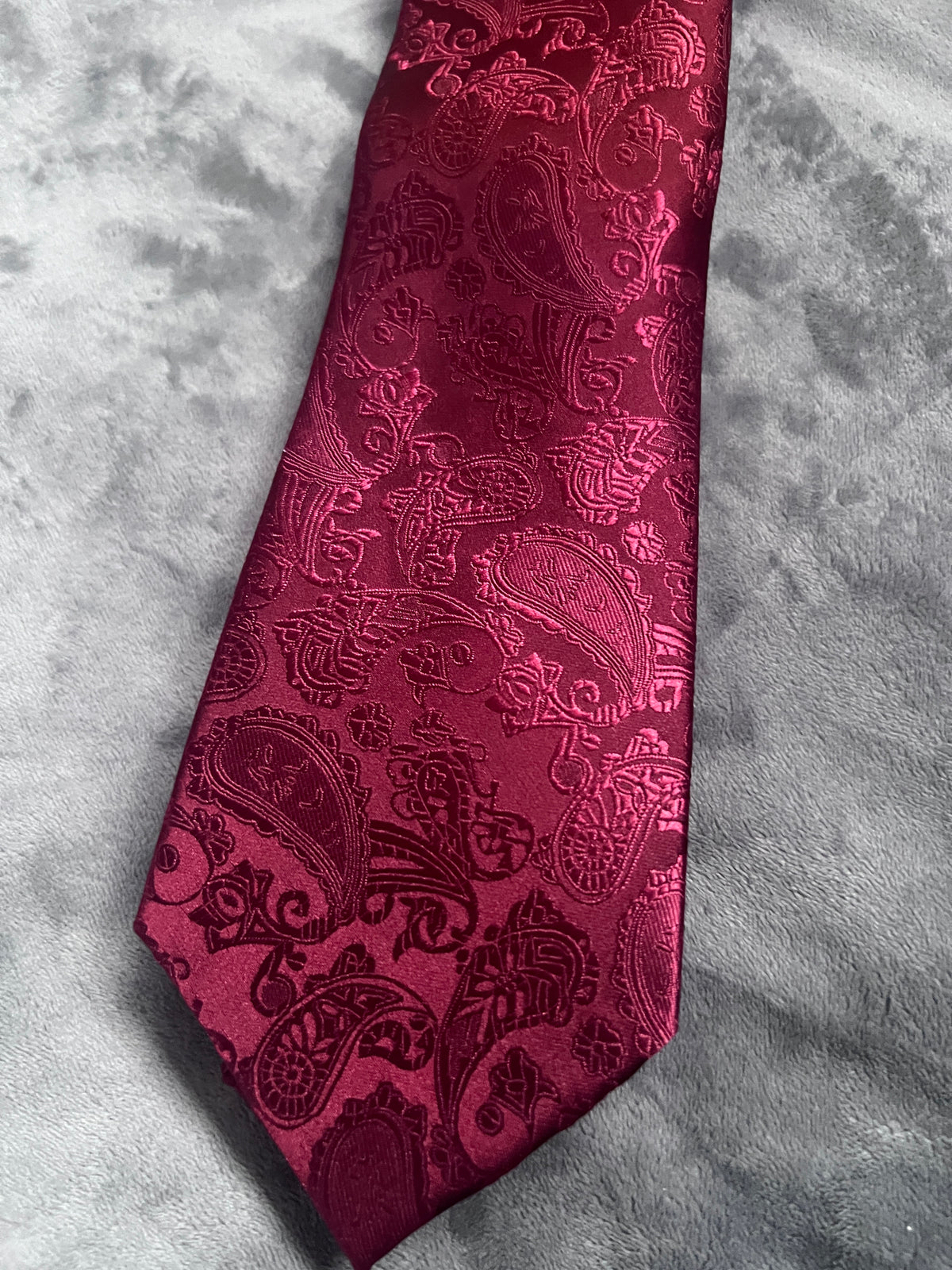 Burgundy Men’s Classic Paisley Tie