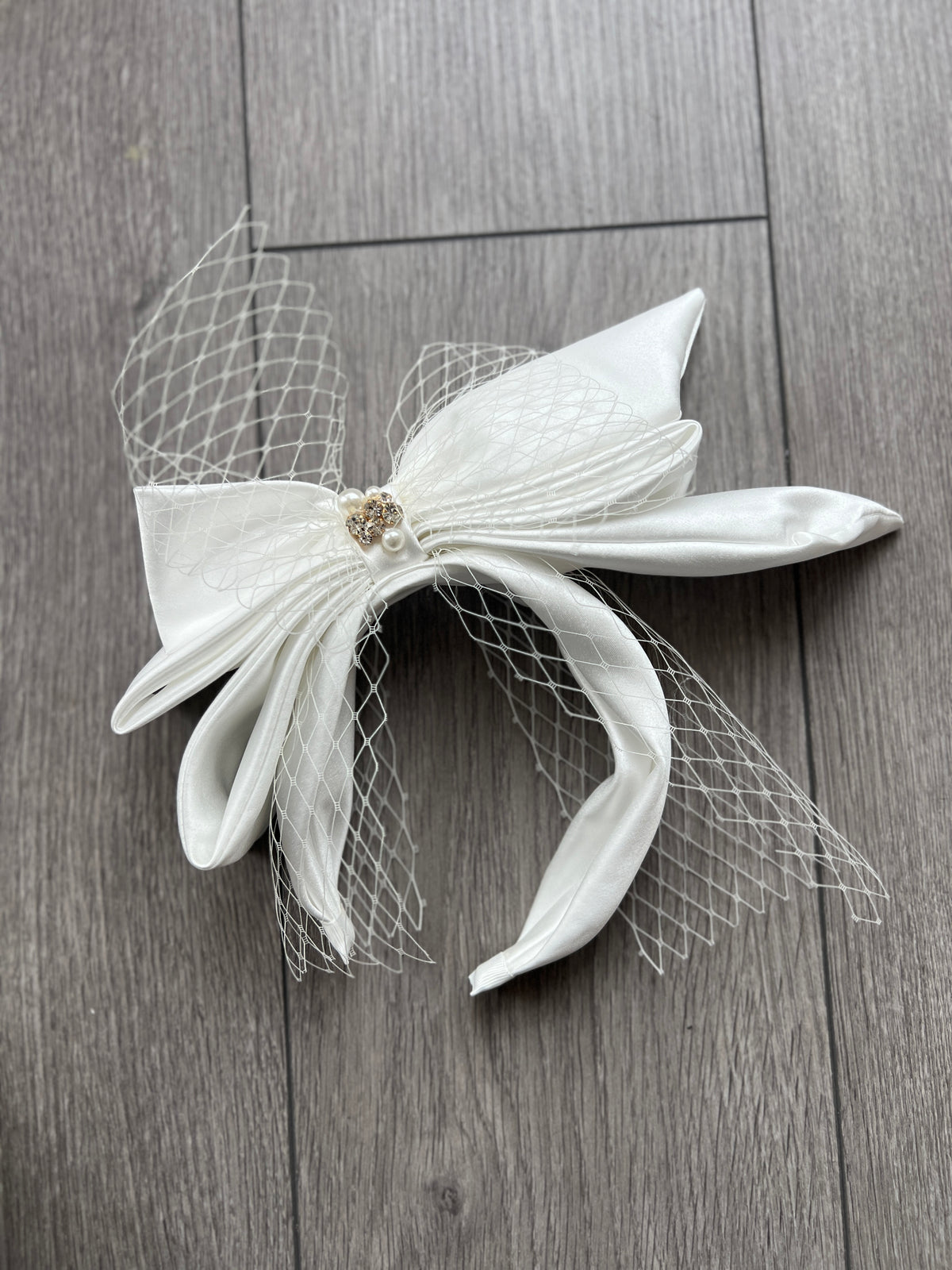 White Bridal Satin Vintage Bow Headband Fascinator With Diamante &amp; Pearls