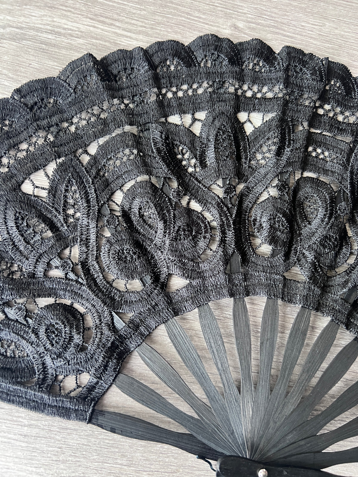 Black Vintage Lace Handheld Foldable Fan