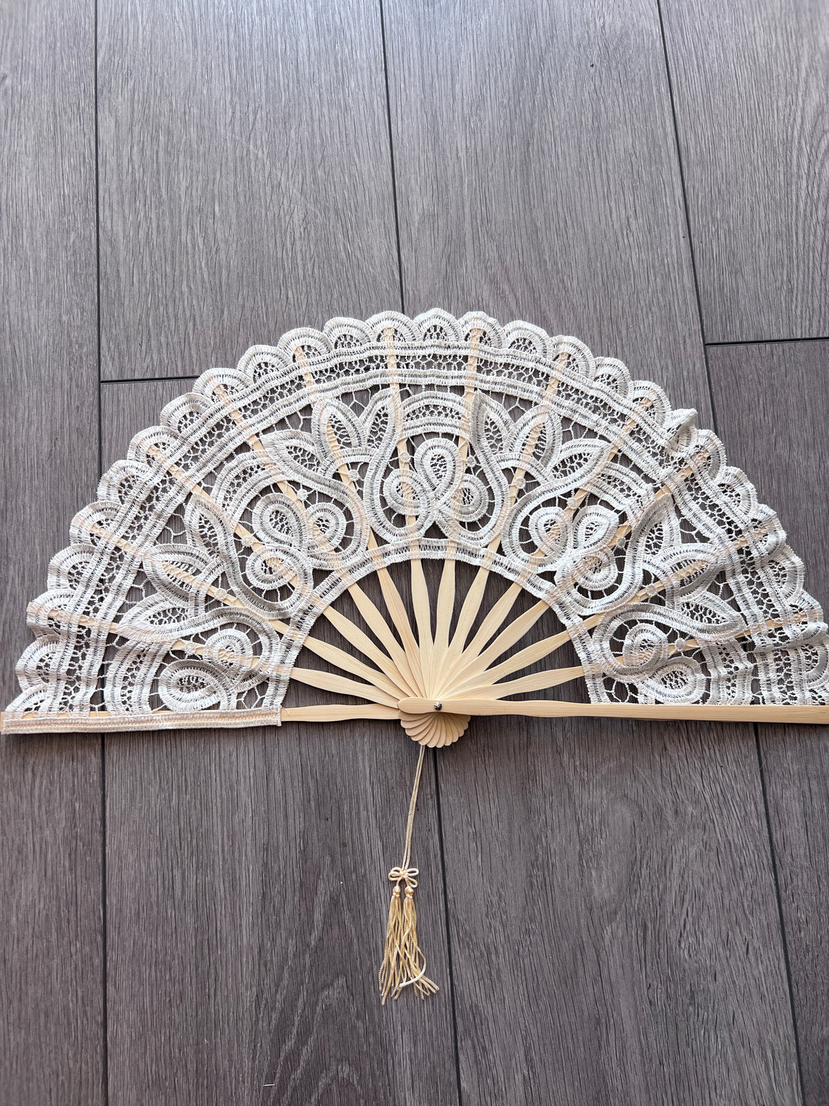 Ivory Vintage Lace Handheld Foldable Fan