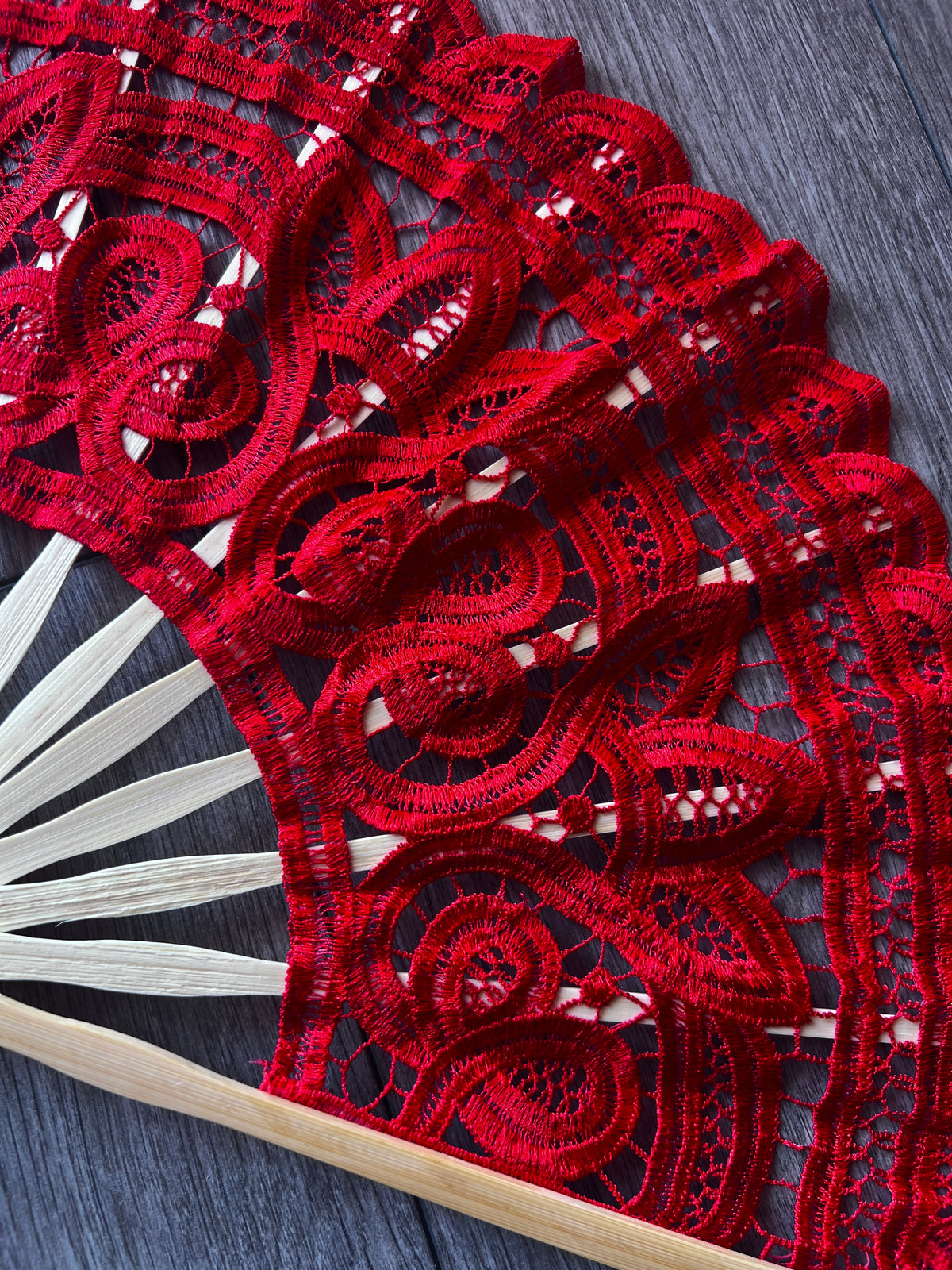 Red Vintage Lace Handheld Foldable Fan