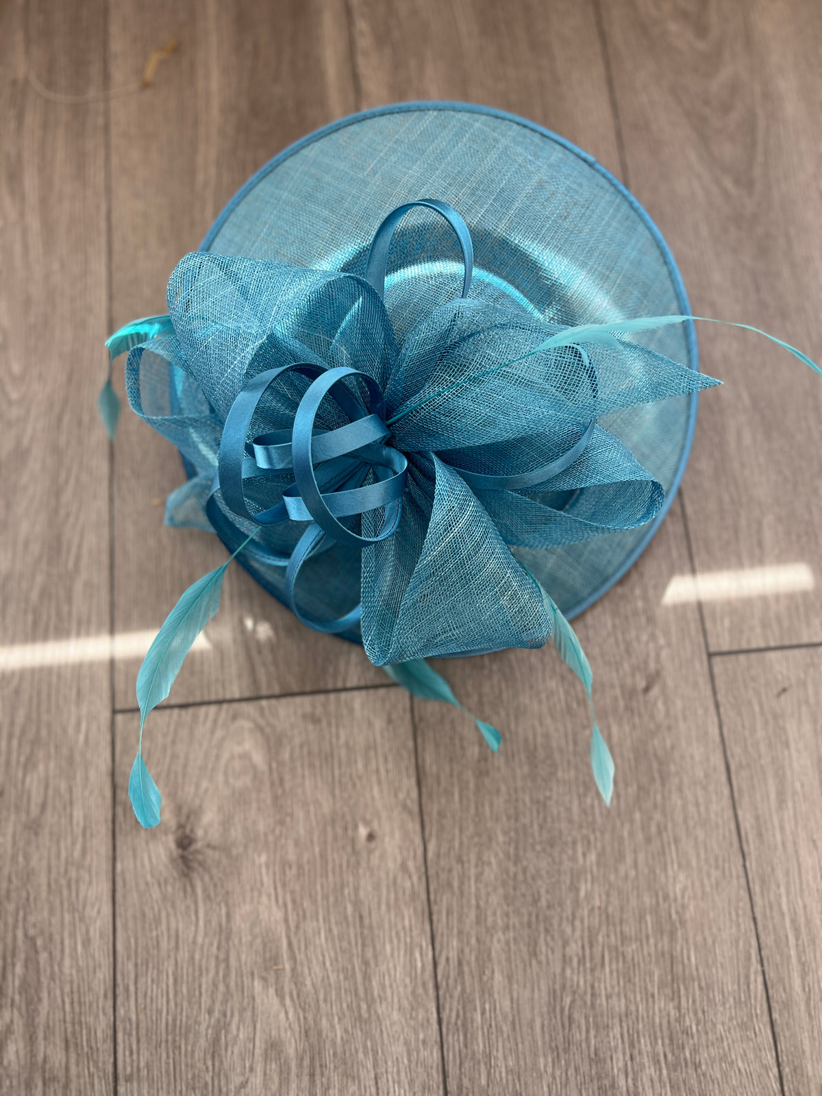 Azure Saucer Hatinator With Decorative Bow-Fascinators Direct