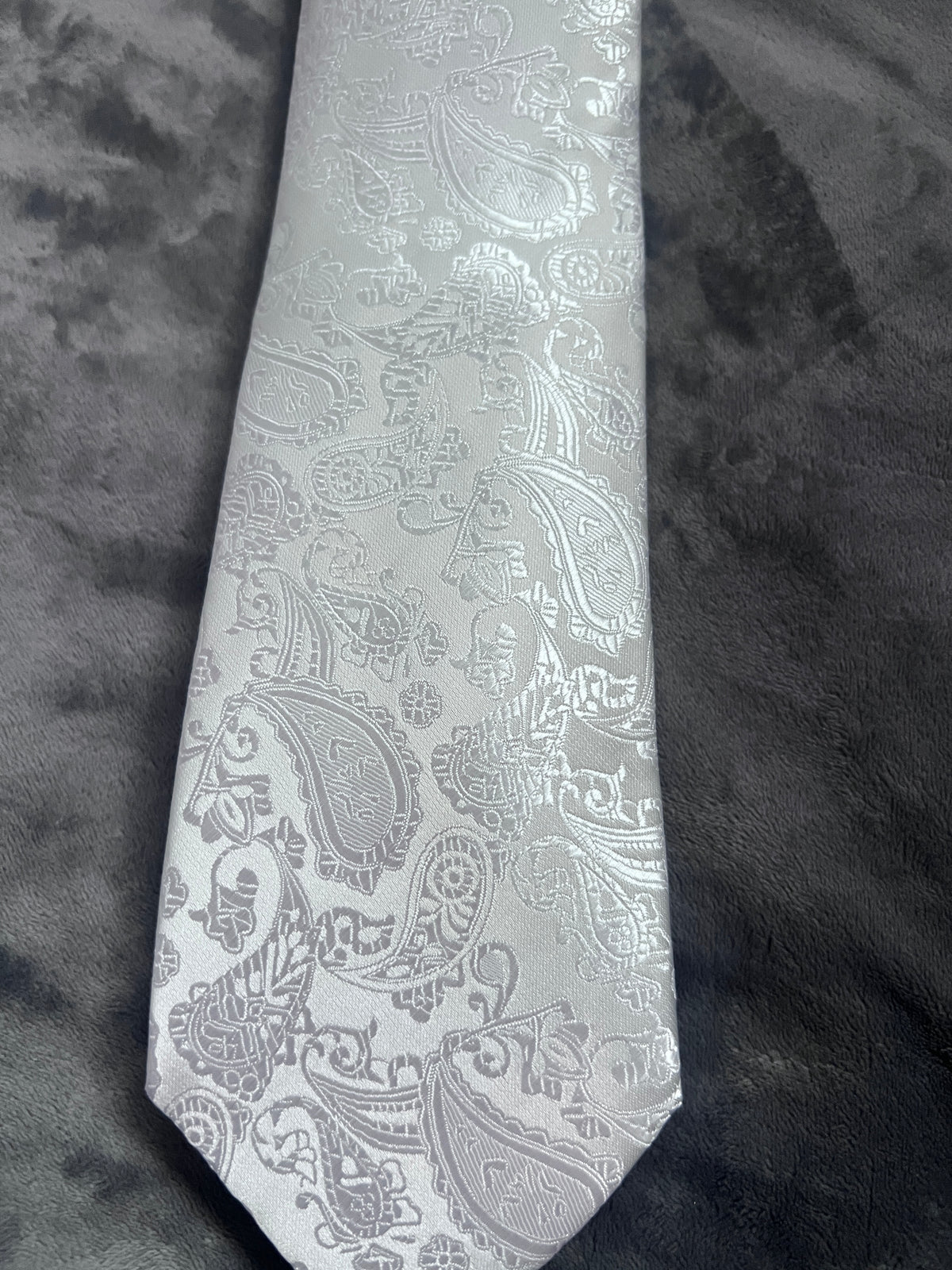 White Men’s Classic Paisley Tie