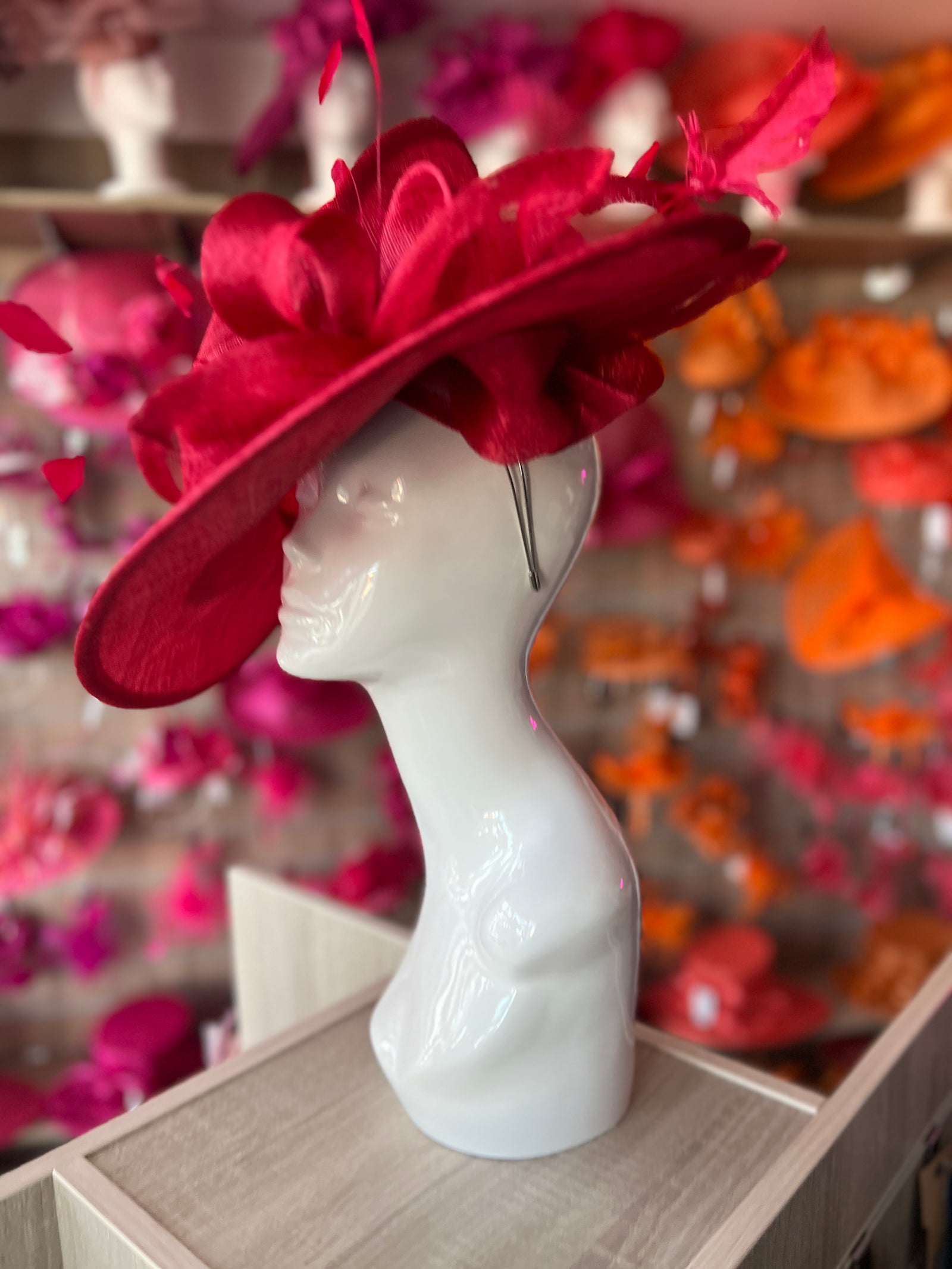 Deluxe Large Rouge Hatinator with Split Brim & Feathers