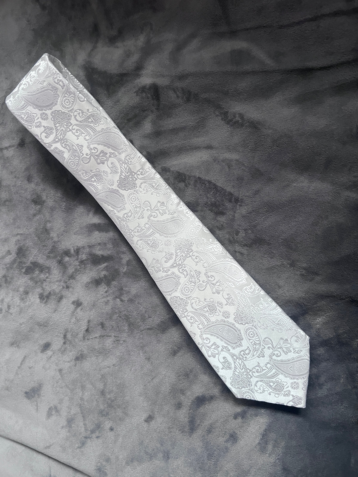 White Men’s Classic Paisley Tie