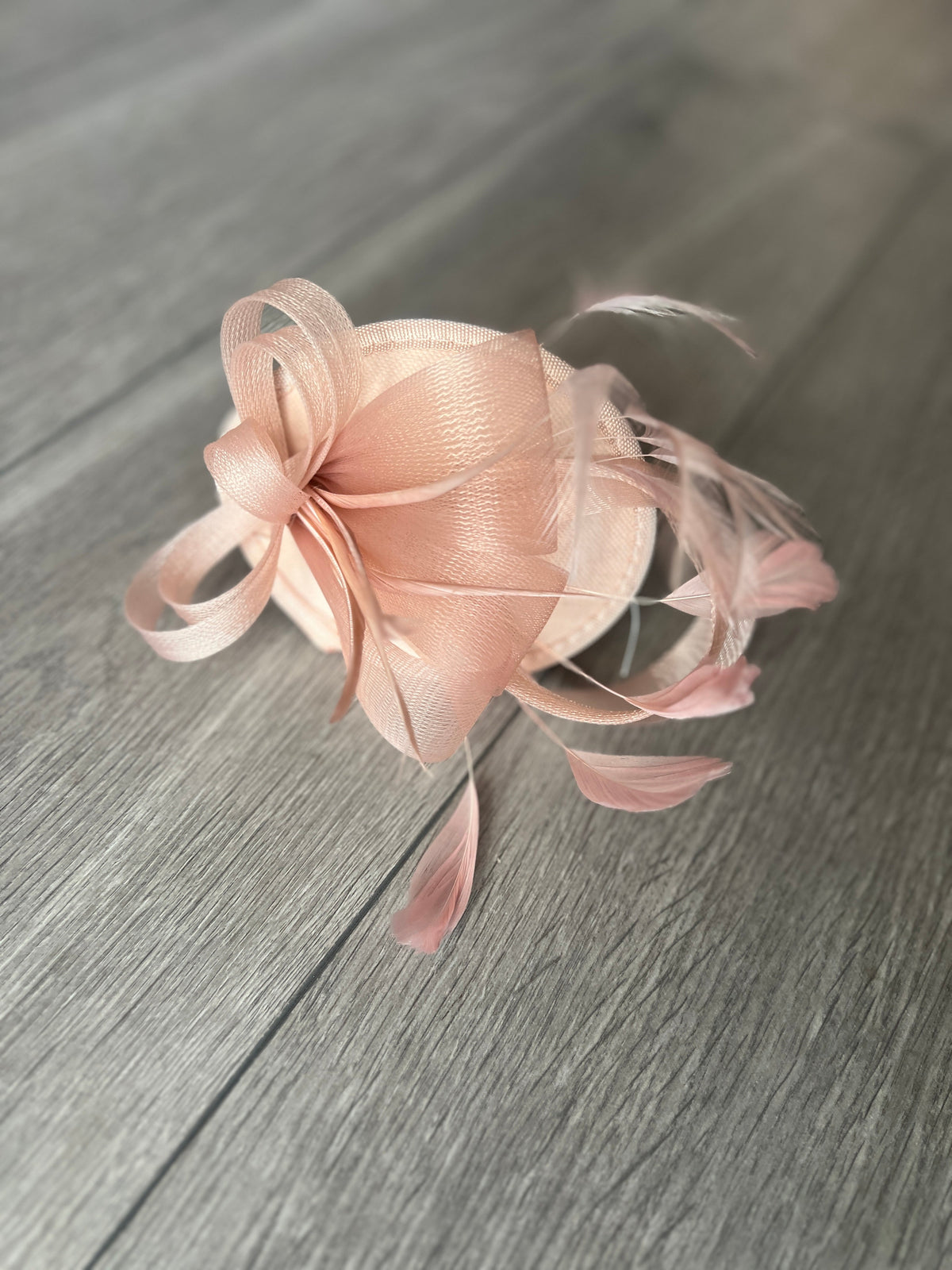 BLUSH/NUDE PINK FASCINATOR HEADBAND WITH LOOPED CRIN &amp; FEATHERS-Fascinators Direct