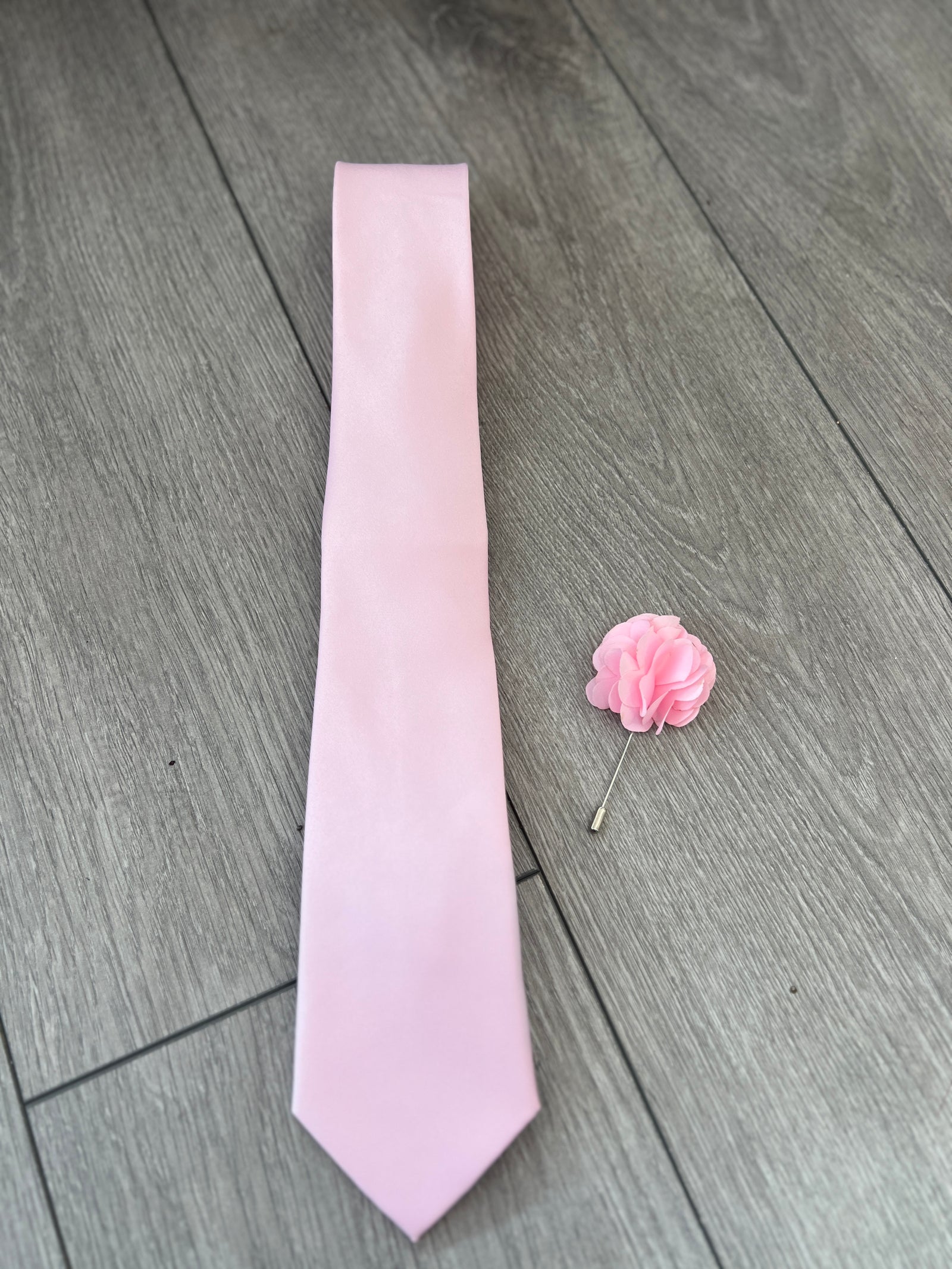 Baby Pink Men’s Classic Tie & Pin-Fascinators Direct