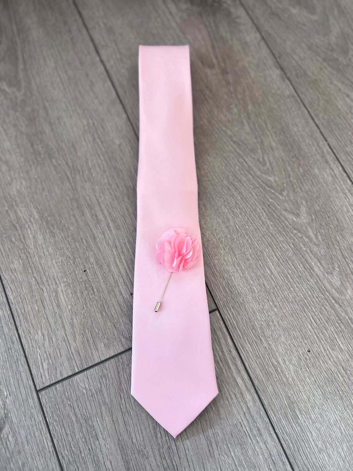 Baby Pink Men’s Classic Tie &amp; Pin-Fascinators Direct