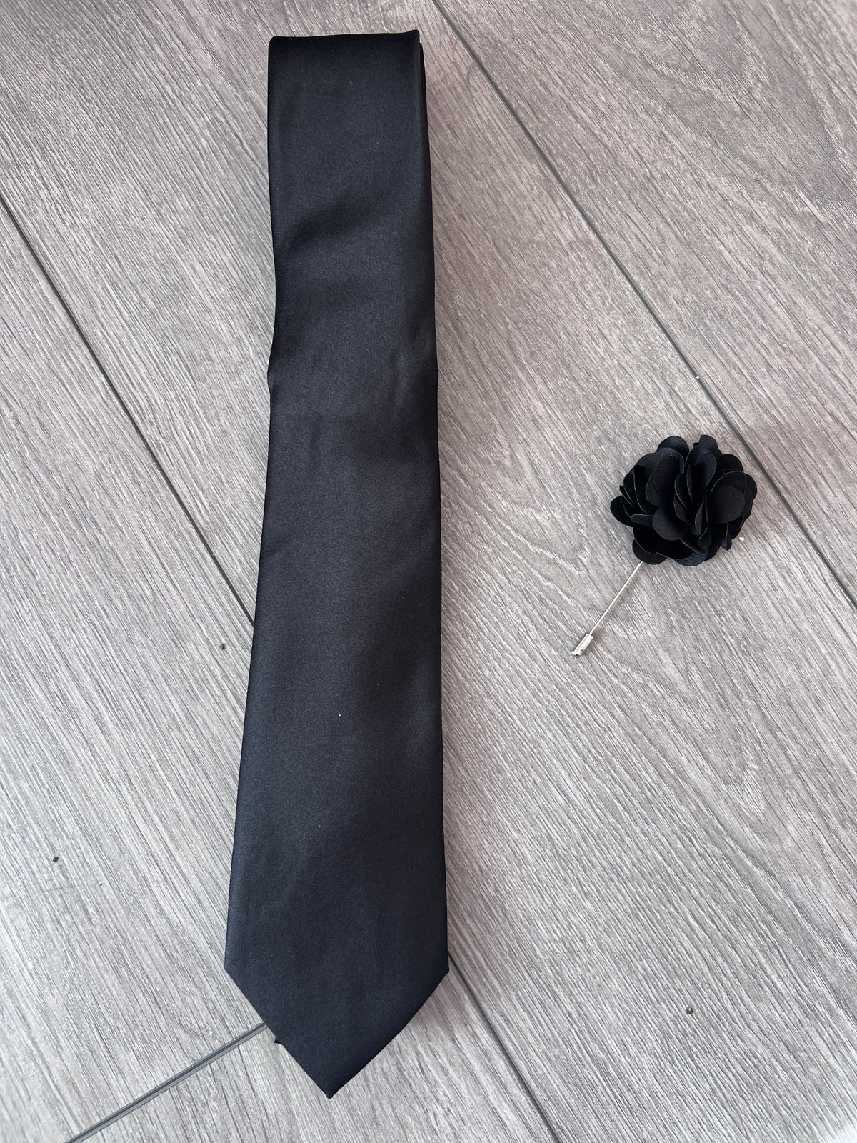 Black Men’s Classic Tie &amp; Pin-Fascinators Direct