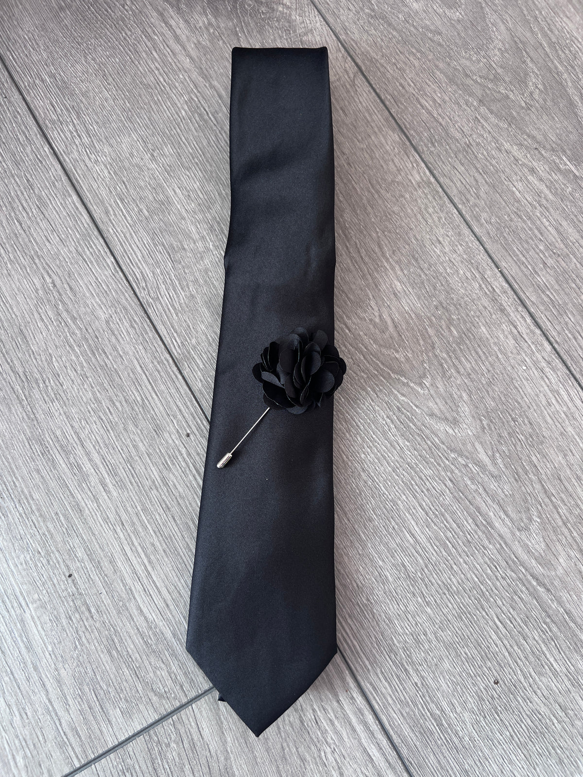 Black Men’s Classic Tie &amp; Pin-Fascinators Direct