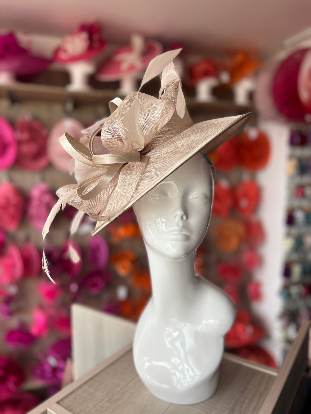 Champagne Saucer Hatinator With Decorative Bow-Fascinators Direct