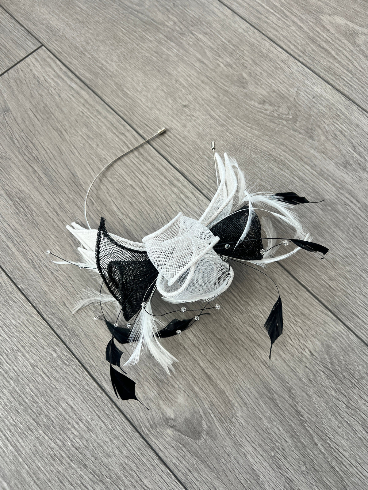 Classic Sinamay White &amp; Black Fascinator-Fascinators Direct