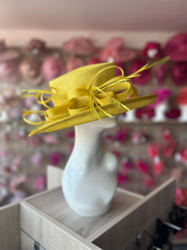 Sunshine yellow, yellow, buttercup yellow,sunshine yellow, Amal yellow, Fascinator, Fascinator hat, hatinator, wedding hat, ascot hat, derby online