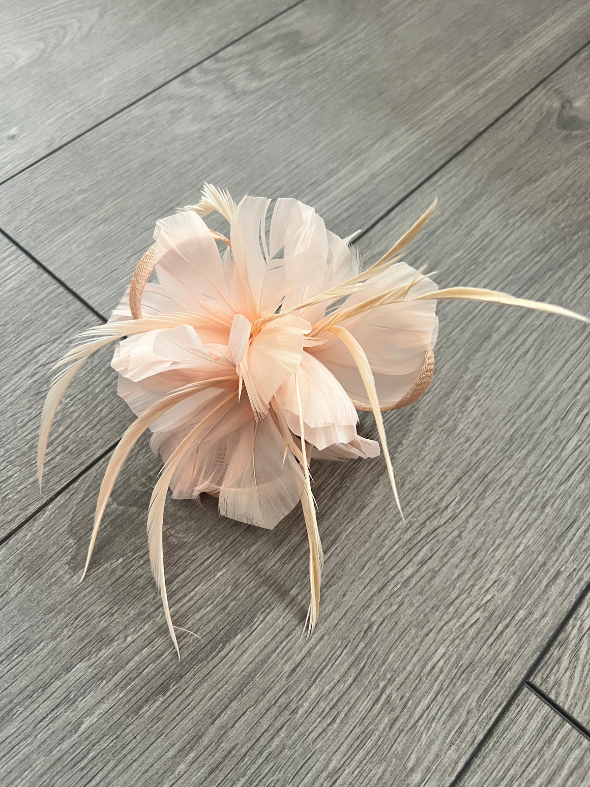 Clip On Blush Fascinator with Loops &amp; Feather Flower-Fascinators Direct