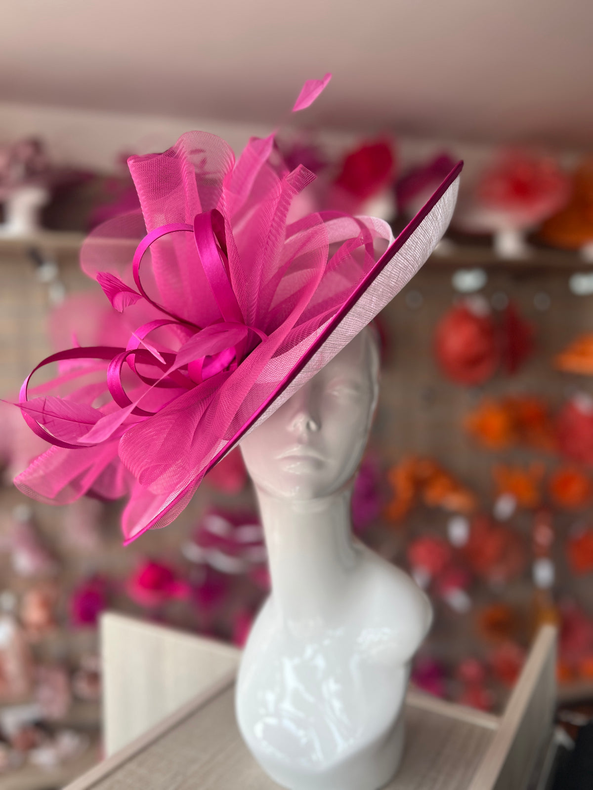Crinoline &amp; Sinamay Large White &amp; Fuchsia Hatinator-Fascinators Direct