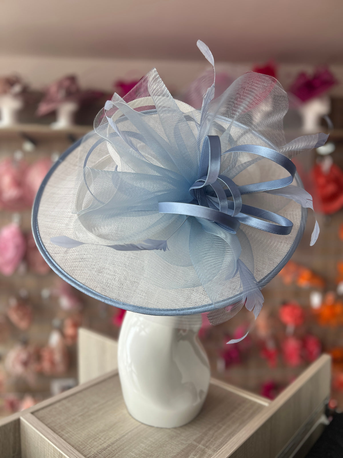 Crinoline &amp; Sinamay Large White &amp; Periwinkle Hatinator-Fascinators Direct