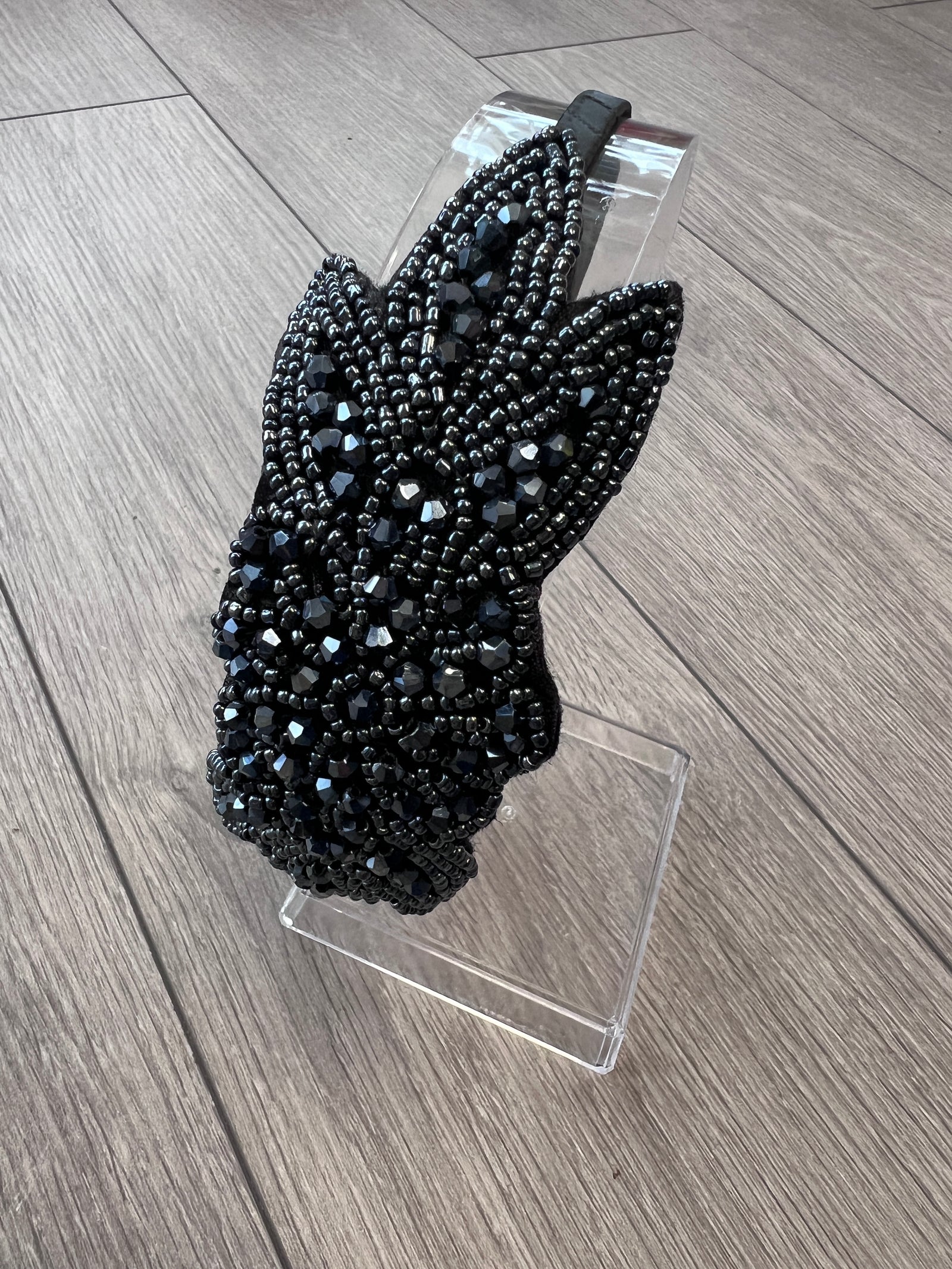 Vintage 1920's Gunmetal Grey Flower & Leaf Beaded Headband