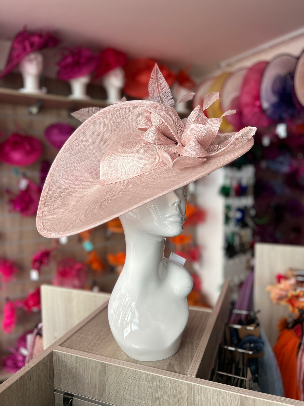 Deluxe Large Cameo Hatinator with Split Brim &amp; Feathers-Fascinators Direct