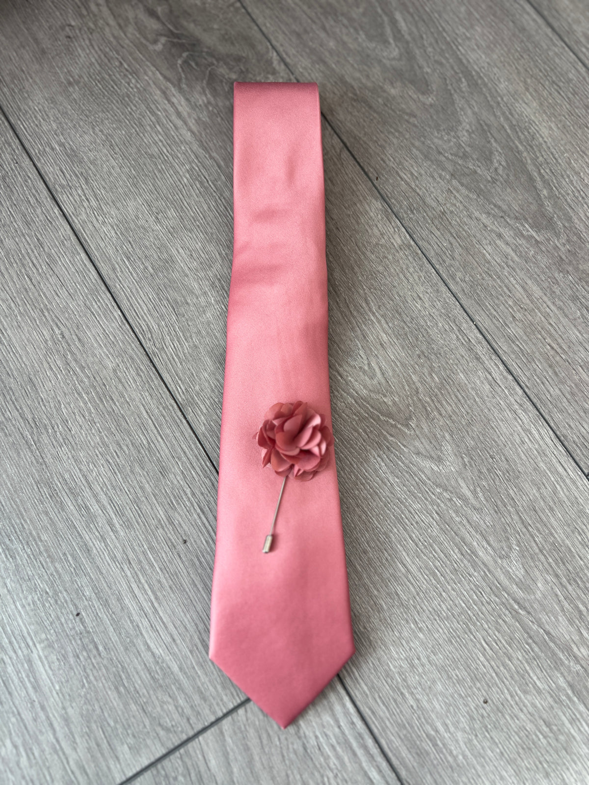 Dusky Pink Men’s Classic Tie &amp; Pin-Fascinators Direct