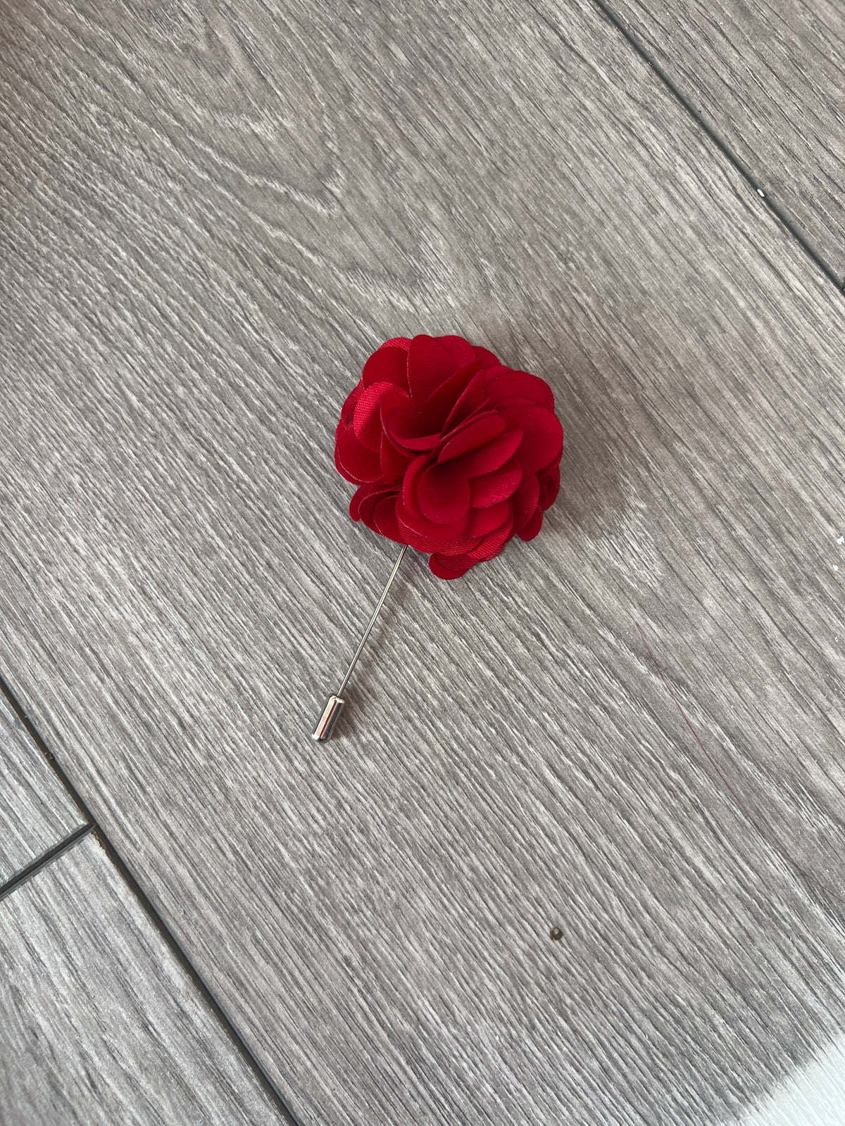 Rouge Red Men’s Classic Tie &amp; Pin
