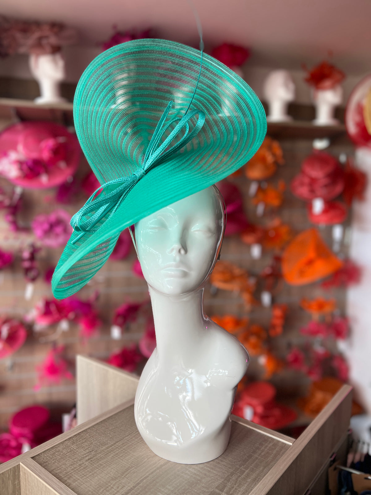 Lagoon Crinoline Hatinator with Bow