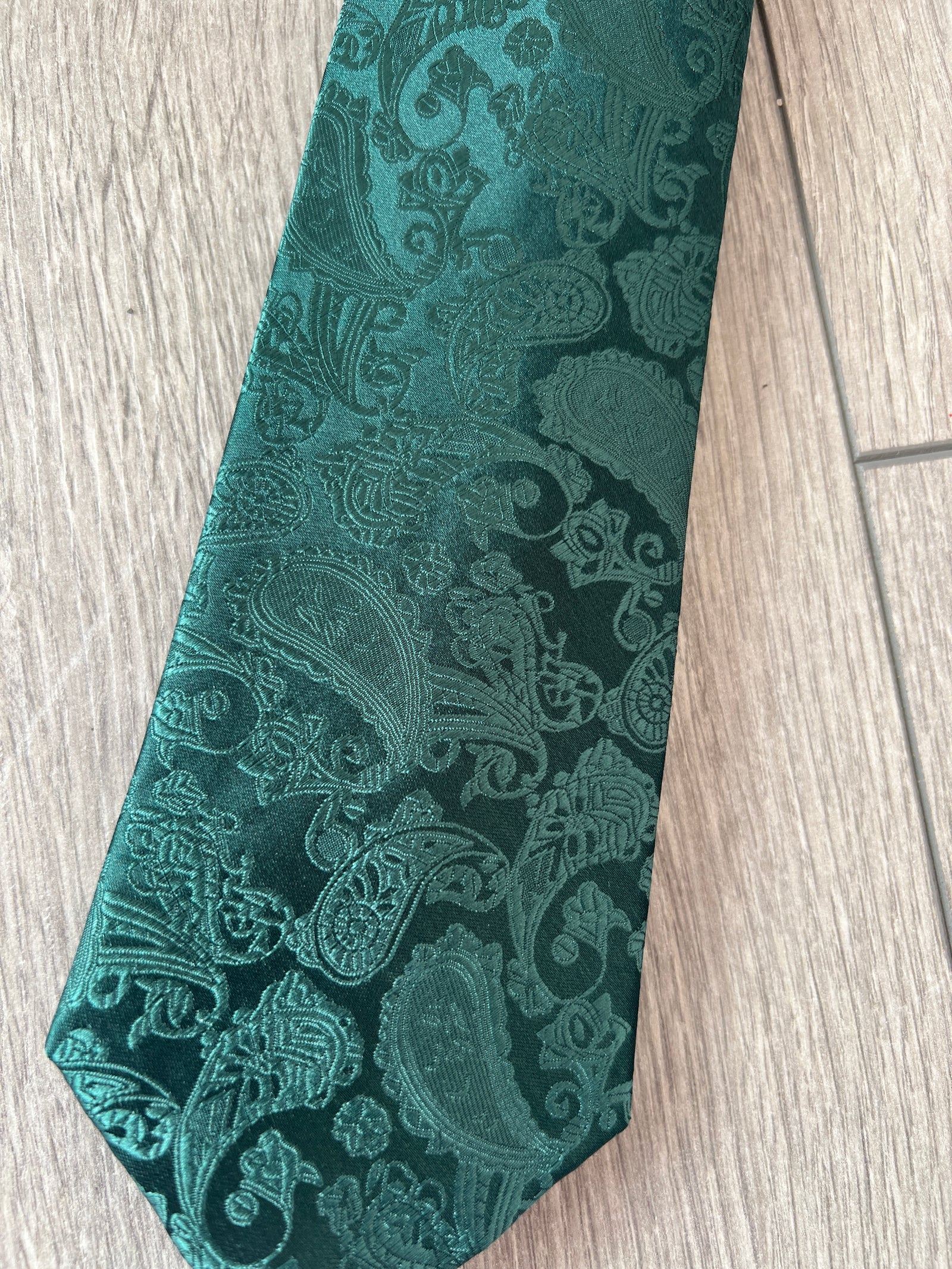 Emerald Green Men’s Classic Paisley Tie-Fascinators Direct