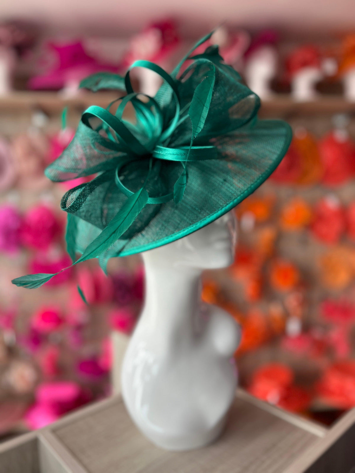 Emerald Green Saucer Hatinator With Decorative Bow-Fascinators Direct