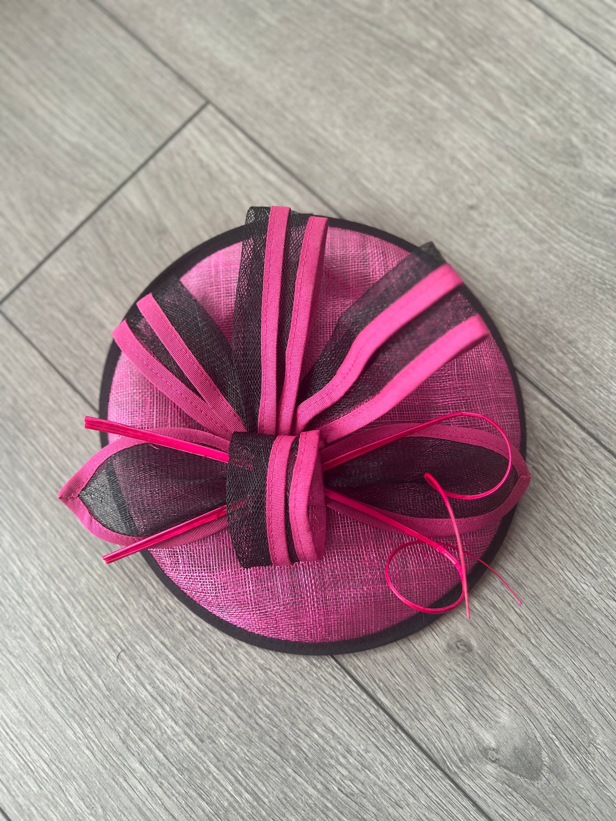 Fuchsia Pink &amp; Black Round Saucer Fascinator With Quills-Fascinators Direct