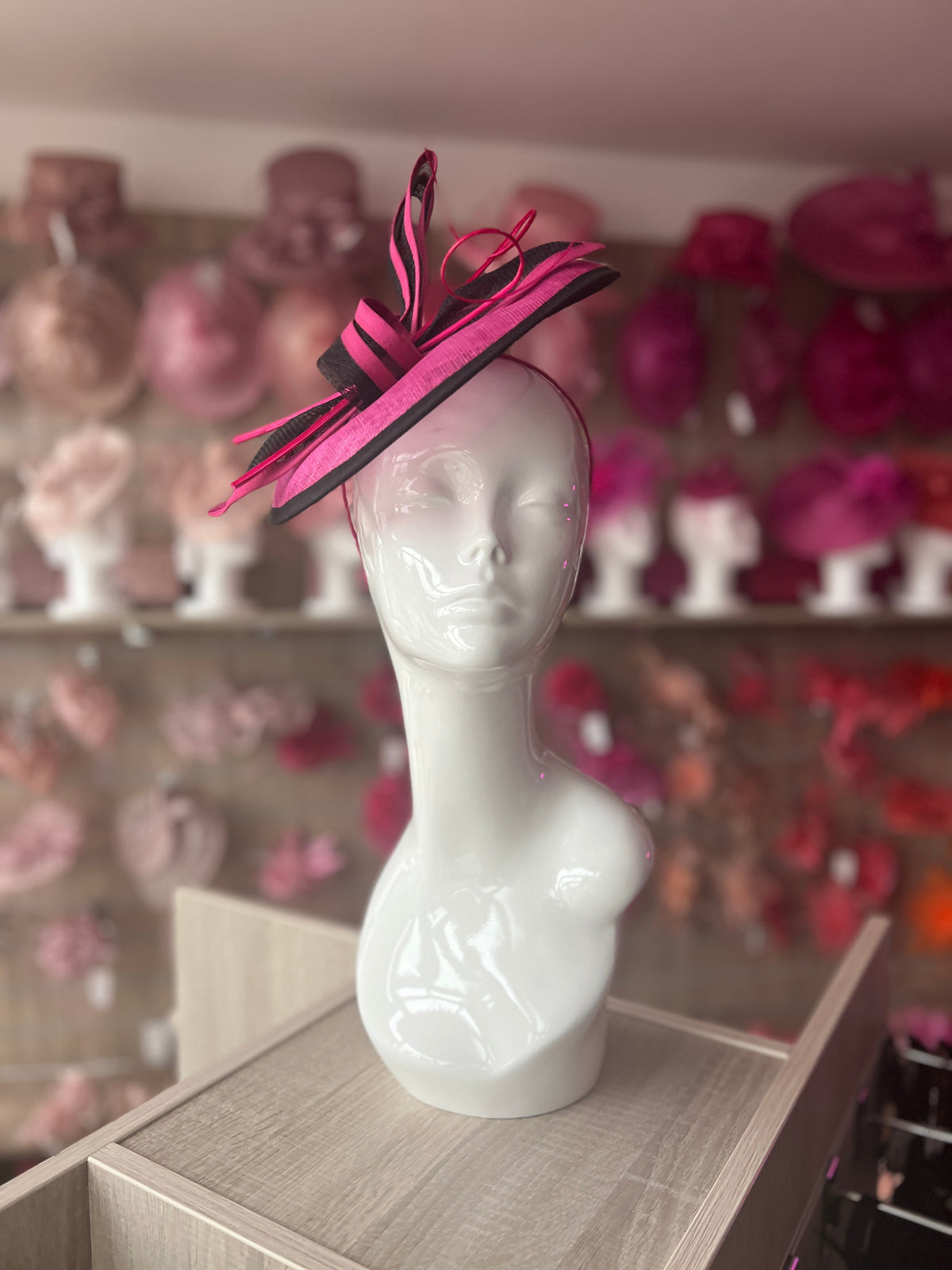 Fuchsia Pink &amp; Black Round Saucer Fascinator With Quills-Fascinators Direct