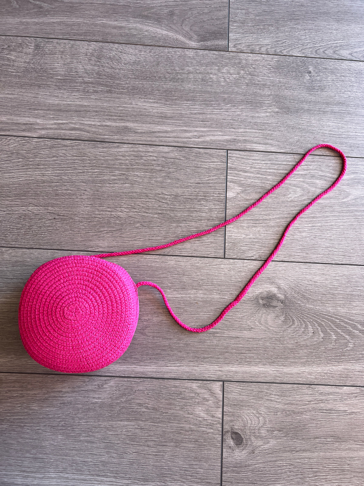 Fuchsia Round Straw Shoulder Bag-Fascinators Direct