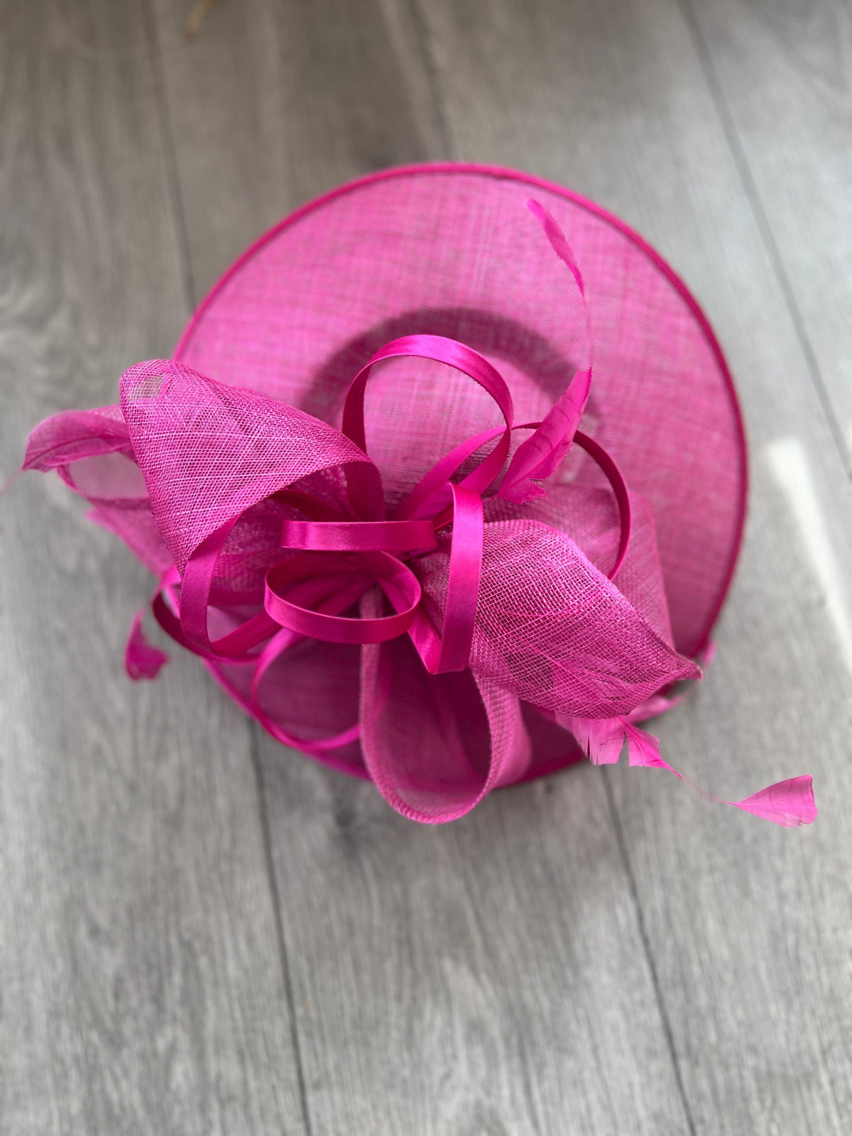Fuchsia Saucer Hatinator With Decorative Bow-Fascinators Direct