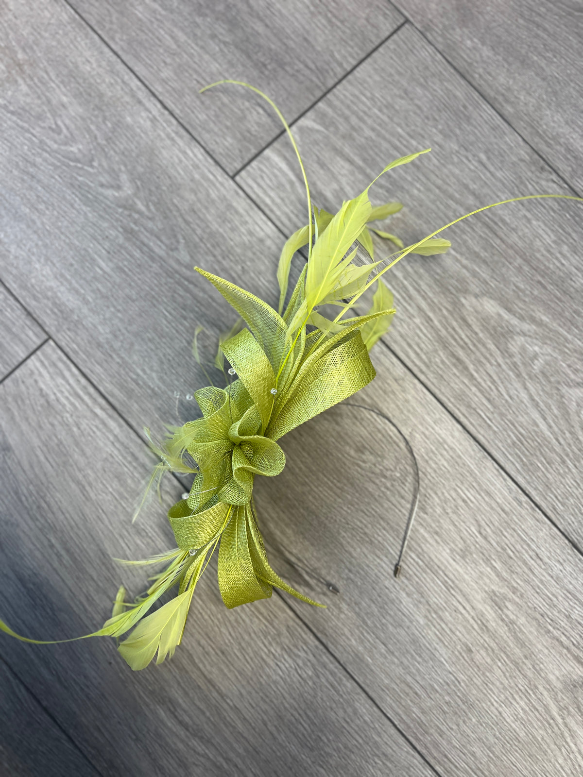 Large Lime Fascinator with Quills &amp; Crystal Stamens-Fascinators Direct