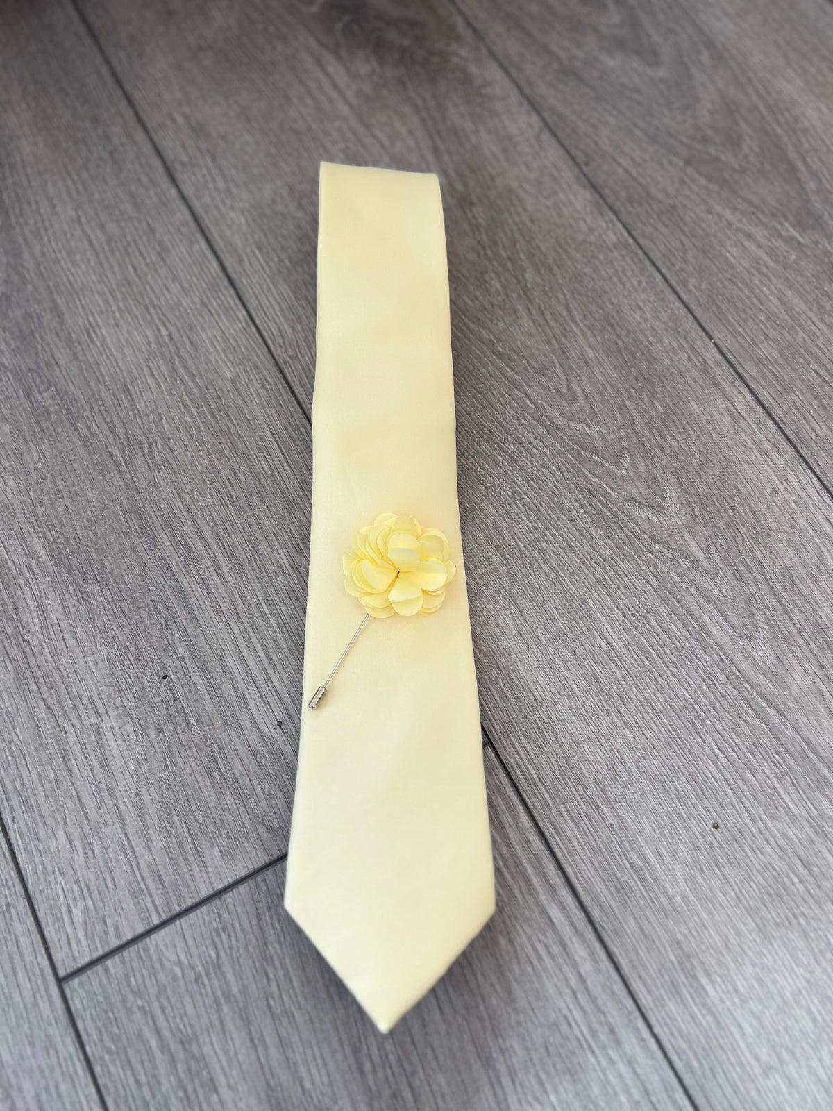 Lemon Men’s Classic Tie &amp; Pin-Fascinators Direct