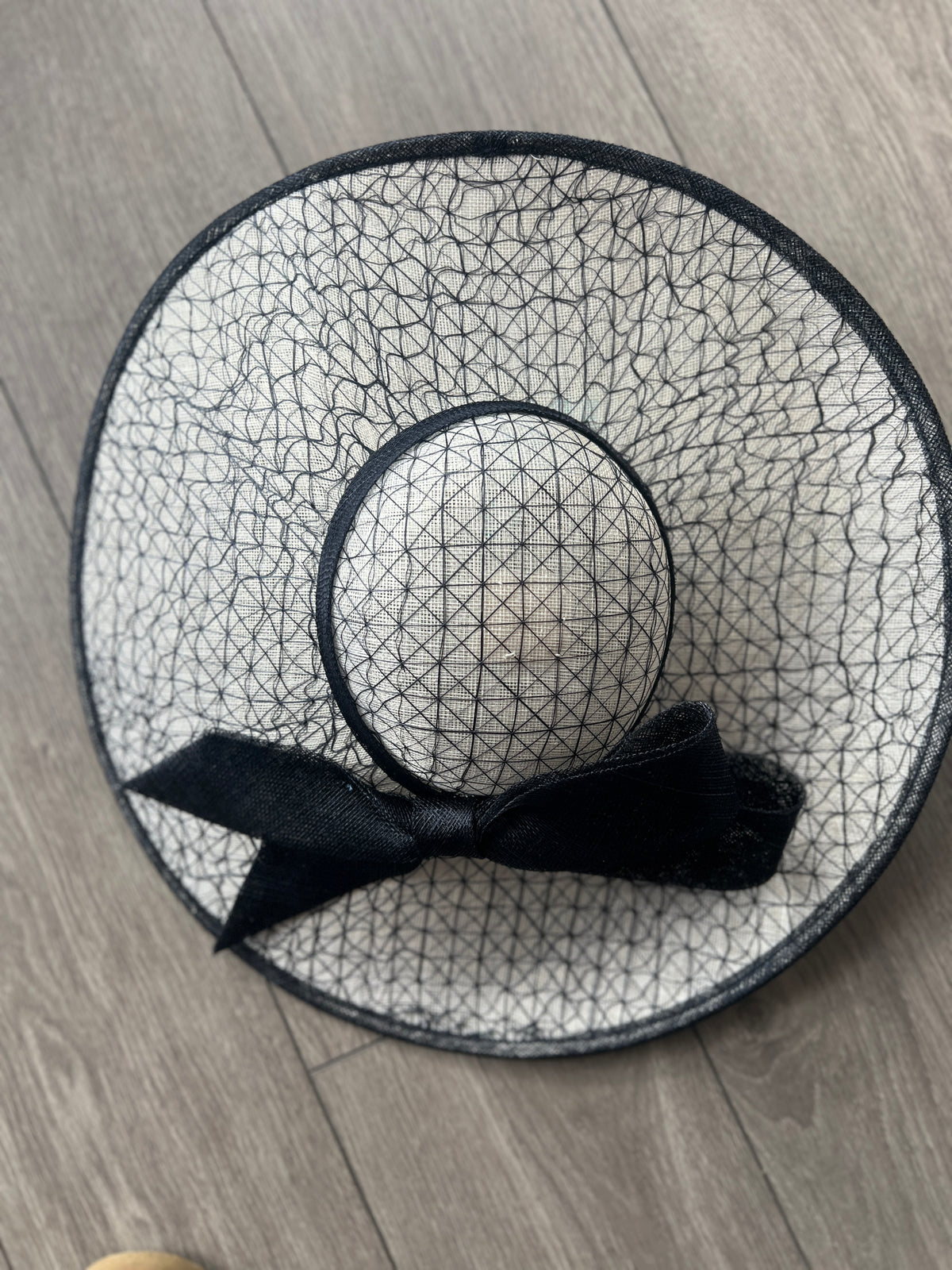 Luxury White &amp; Navy Large Hatinator With Bow-Fascinators Direct