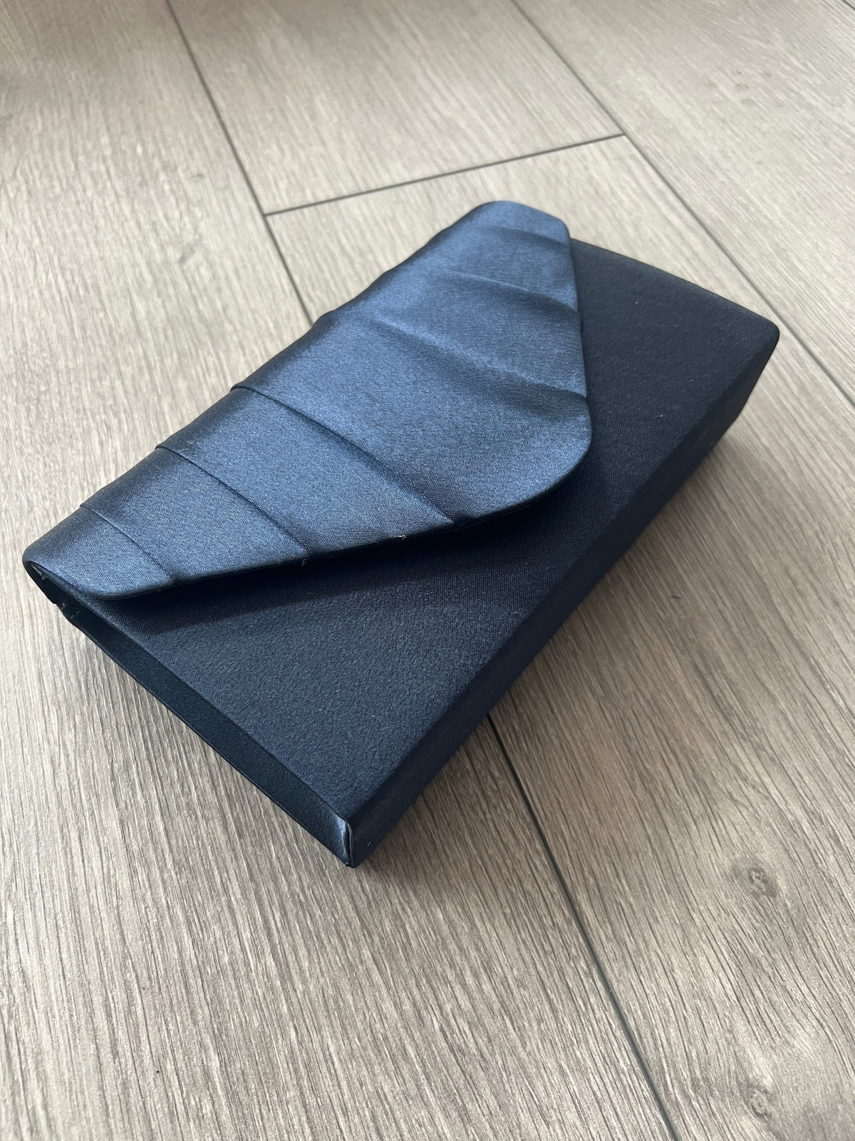 NAVY SATIN ENVELOPE CLUTCH BAG