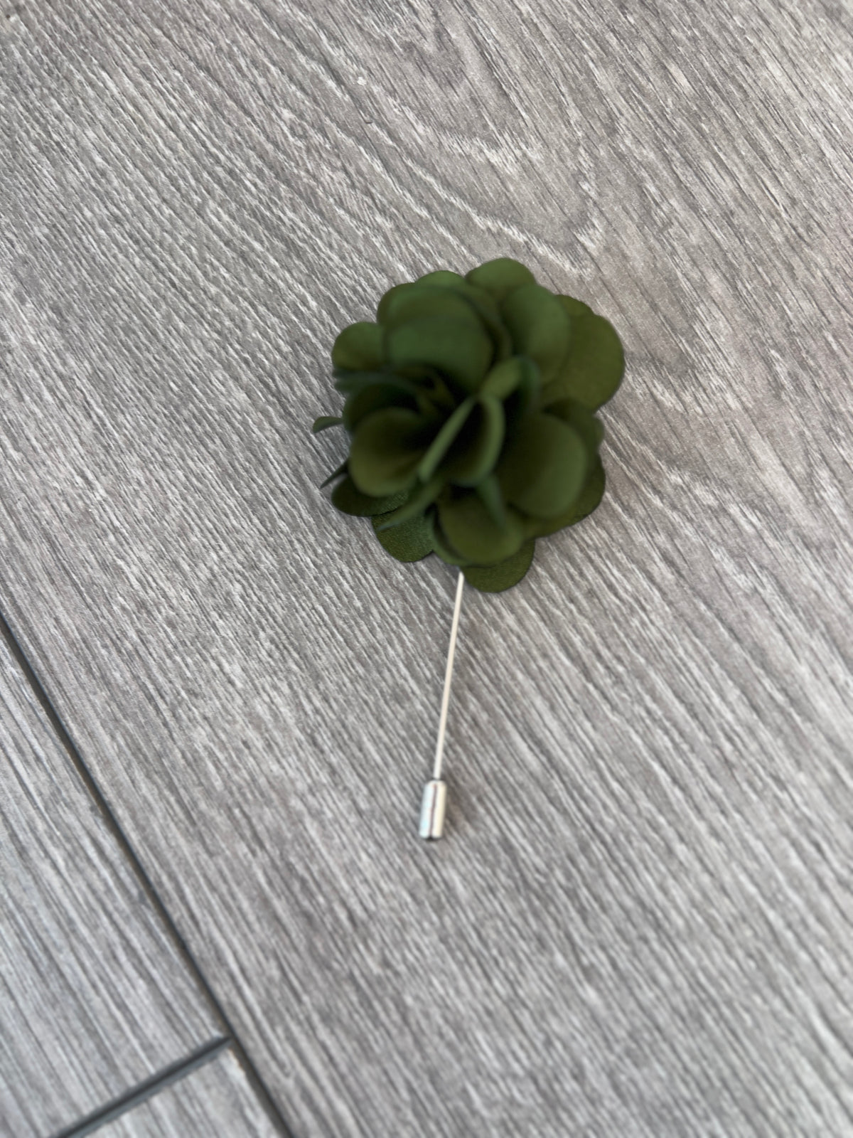 Olive Green Men’s Classic Tie &amp; Pin-Fascinators Direct