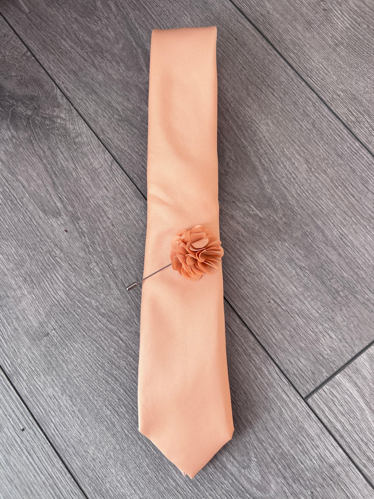 Peach Men’s Classic Tie &amp; Pin-Fascinators Direct