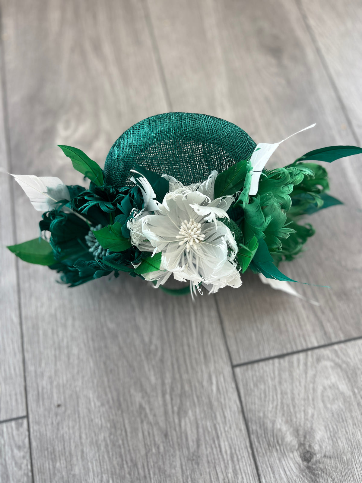 Pillbox Hat With Goblet Feather Flowers-Emerald/White/Fern-Fascinators Direct