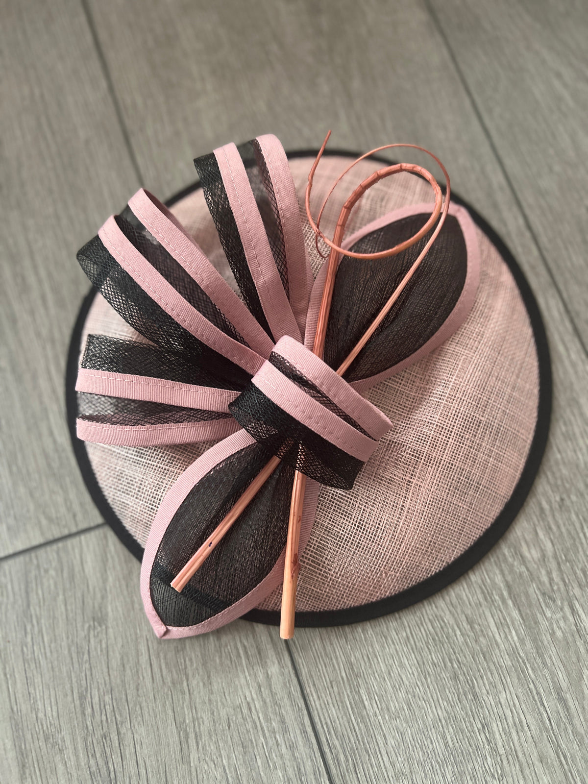 Pink &amp; Black Round Saucer Fasciantor With Quills-Fascinators Direct