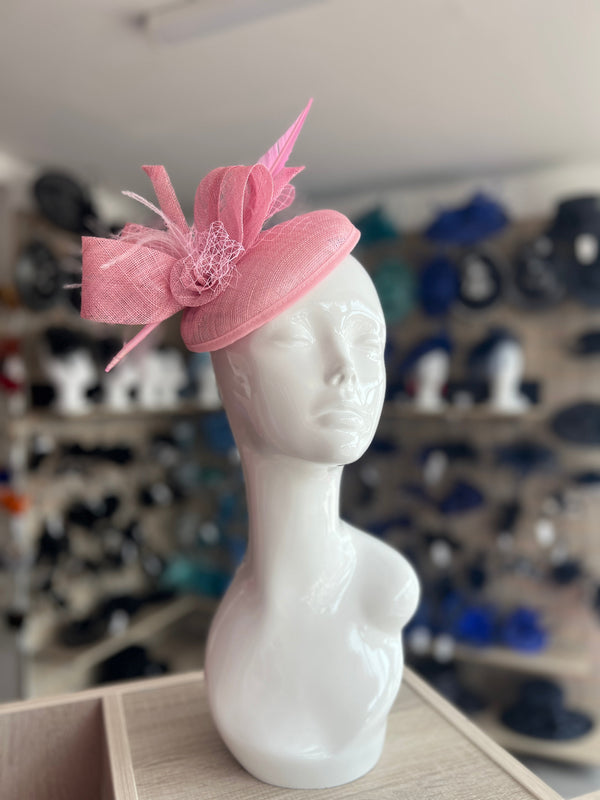 Pink Felt Fascinator with Arrows 2024 Feathers