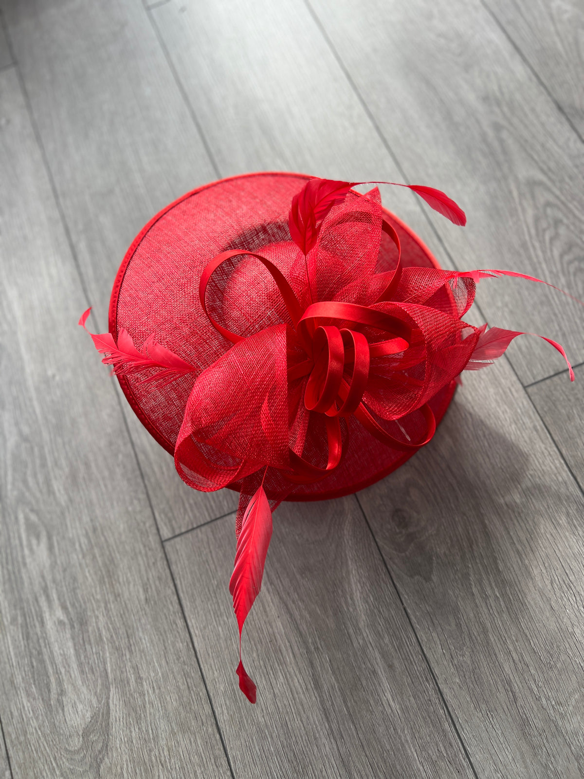 Poppy Saucer Hatinator With Decorative Bow-Fascinators Direct