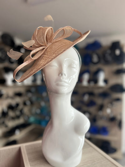 Sister PAC Disc Fascinator With Contrast Rose & Feathers Fuchsia/ivory main image 0