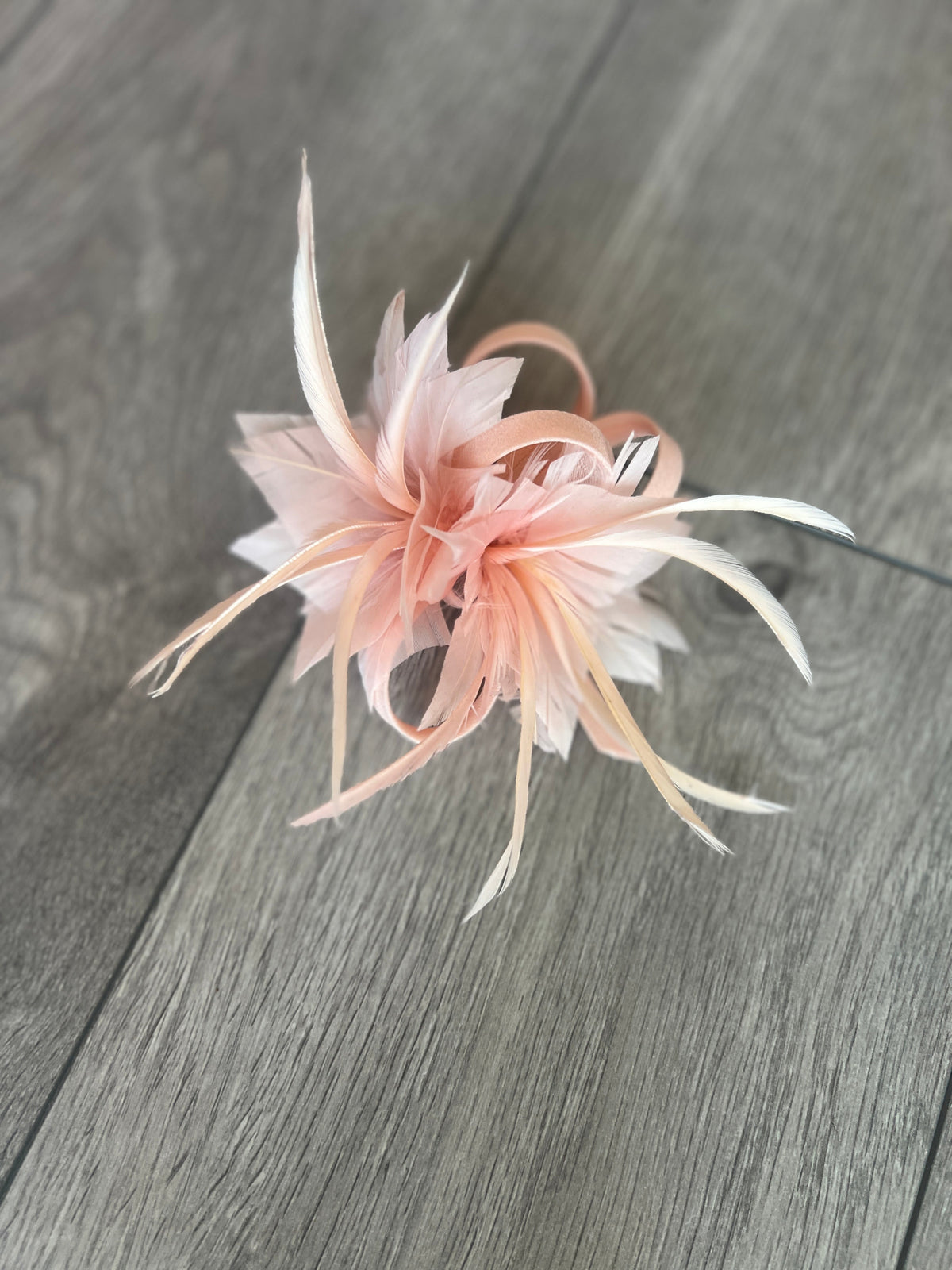 SMALL NUDE/ PINK FASCINATOR CLIP WITH FEATHERS &amp; SATIN LOOPS-Fascinators Direct
