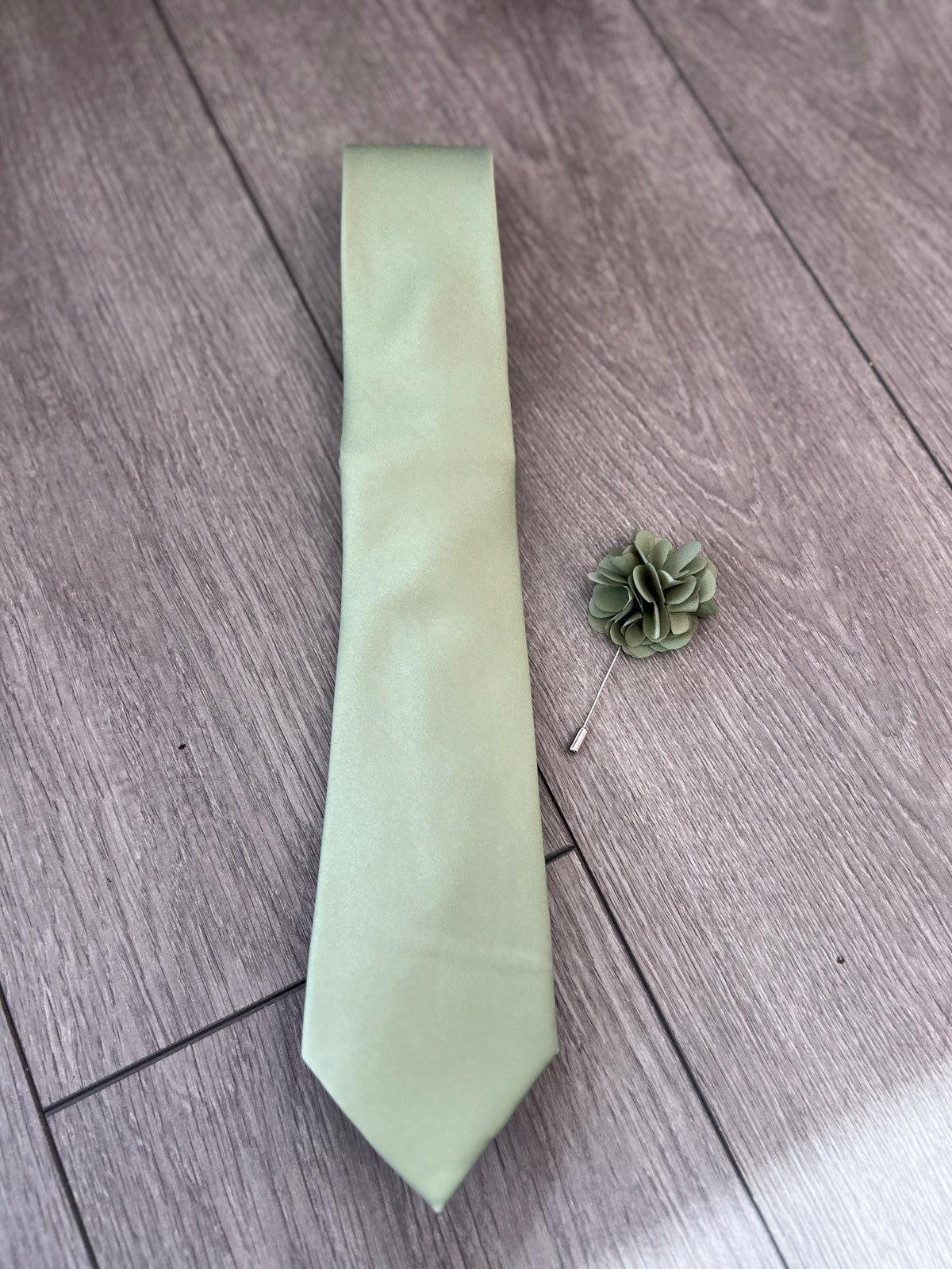 Sage Green Men’s Classic Tie &amp; Pin-Fascinators Direct