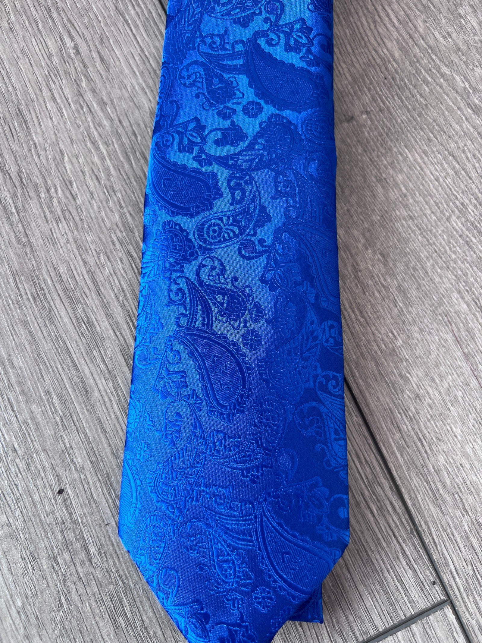 Sapphire Men’s Classic Paisley Tie-Fascinators Direct